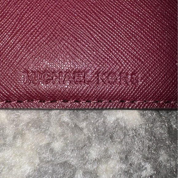 Michael Kors Cardholder - Picture 3 of 4